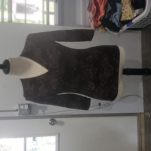 Womens top  East 5th brand  size small‎